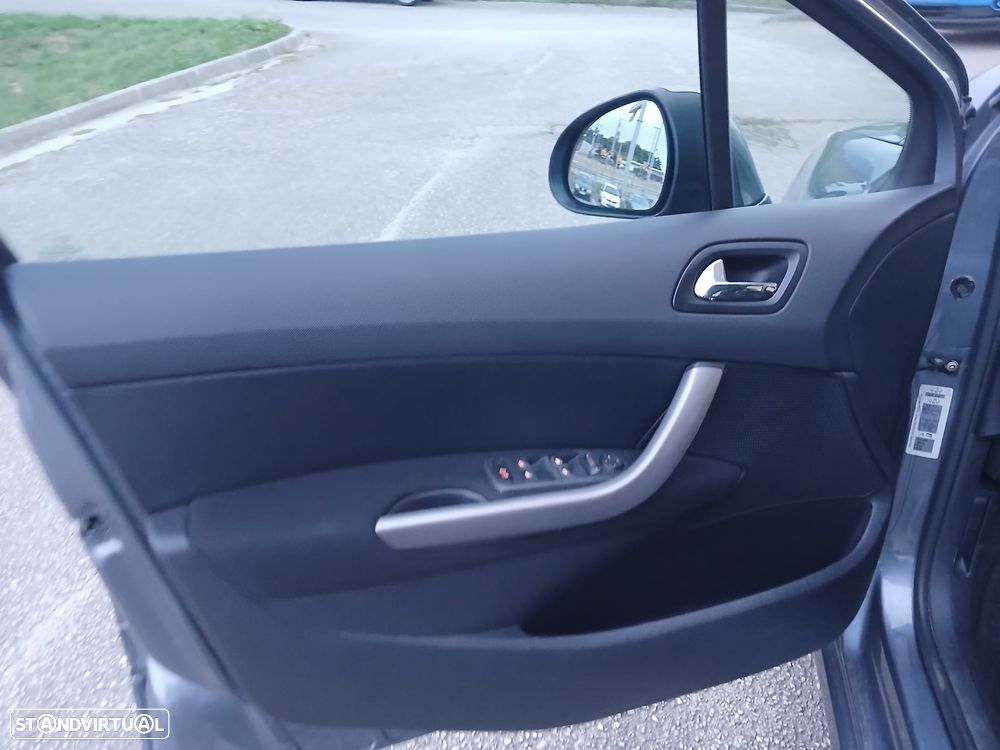 Peugeot 308 1.6 HDi Executive - 16