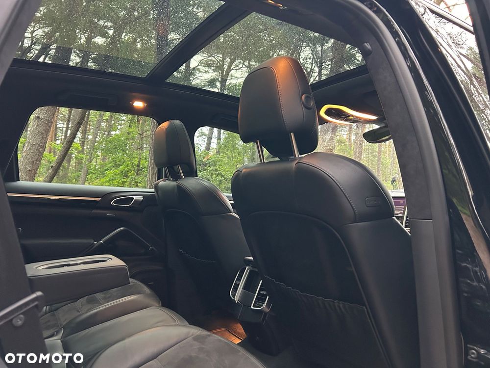 Porsche Cayenne GTS - 12