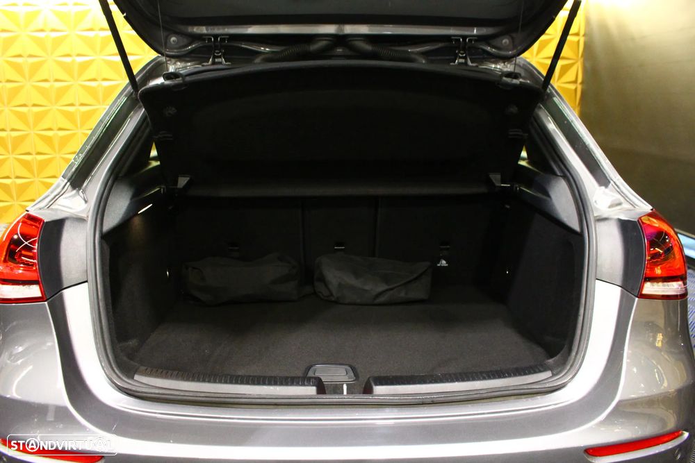 Mercedes-Benz A 250 e Progressive - 17