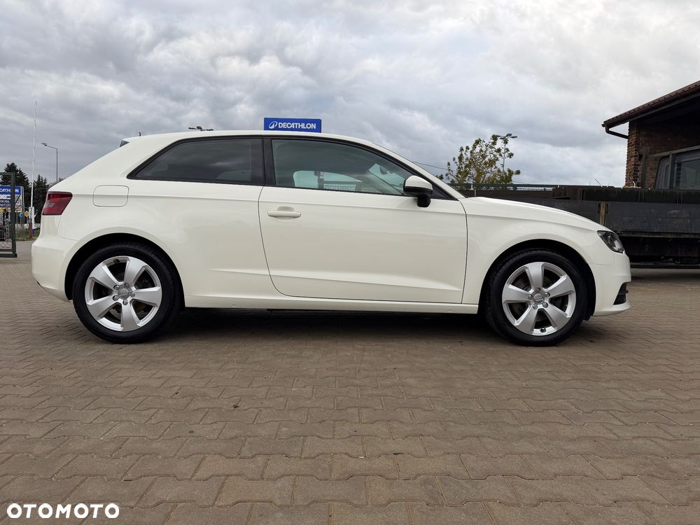Audi A3 3-drzwiowe 1.8 TFSI Ambition S tronic - 3