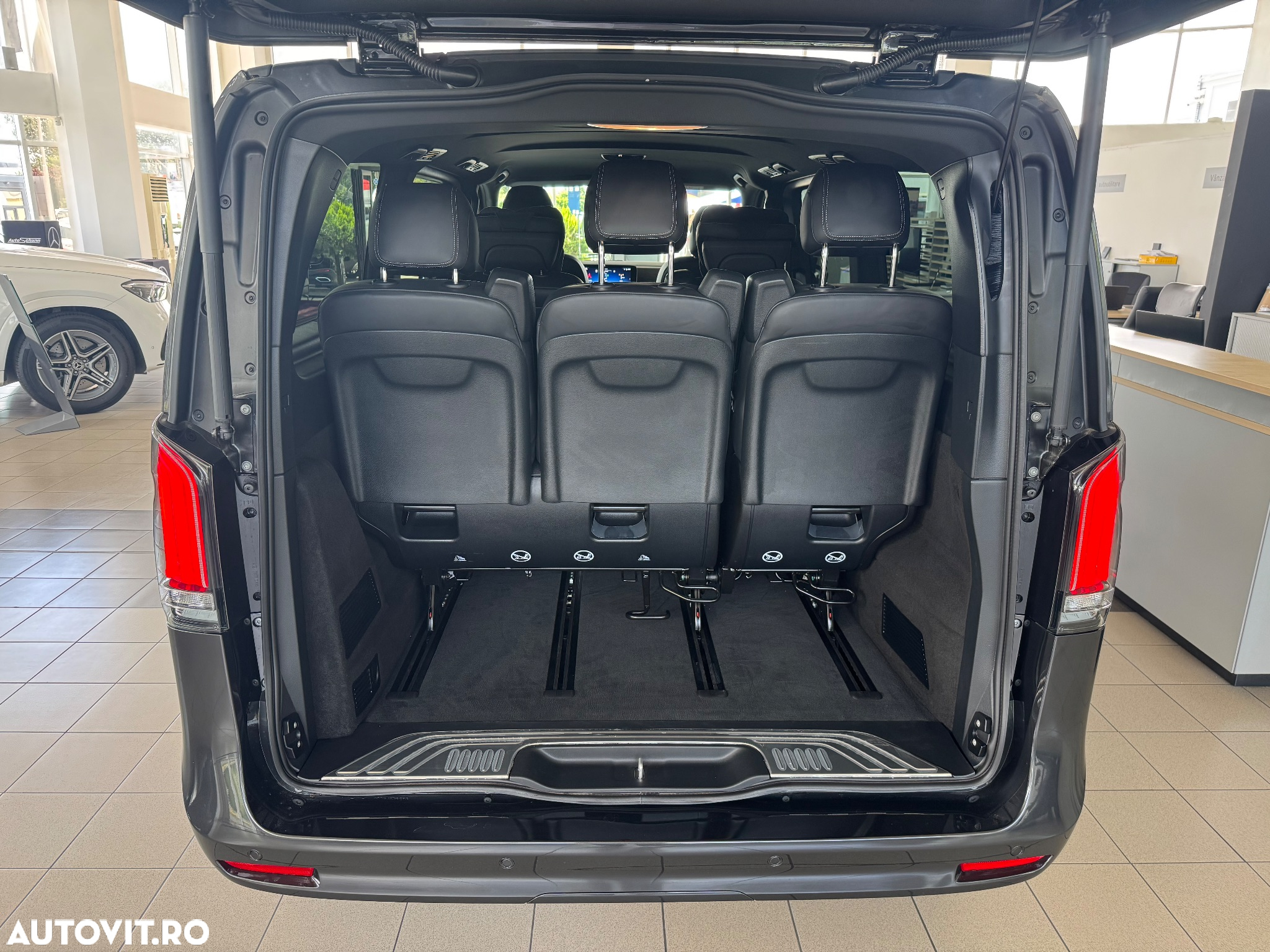 Mercedes-Benz V 300 d extralang 4Matic 9G-TRONIC Exclusive - 10