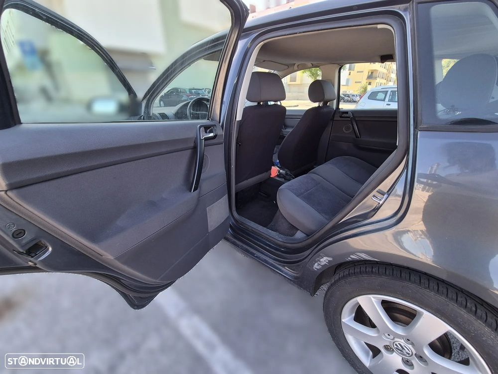 Volkswagen Polo 1.4 TDi Confortline — fotografia 12