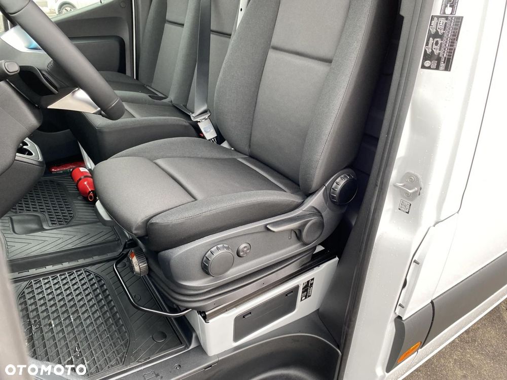 Mercedes-Benz Sprinter - 13