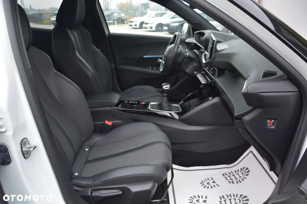 Peugeot 2008 PureTech 130 GT Pack - 21