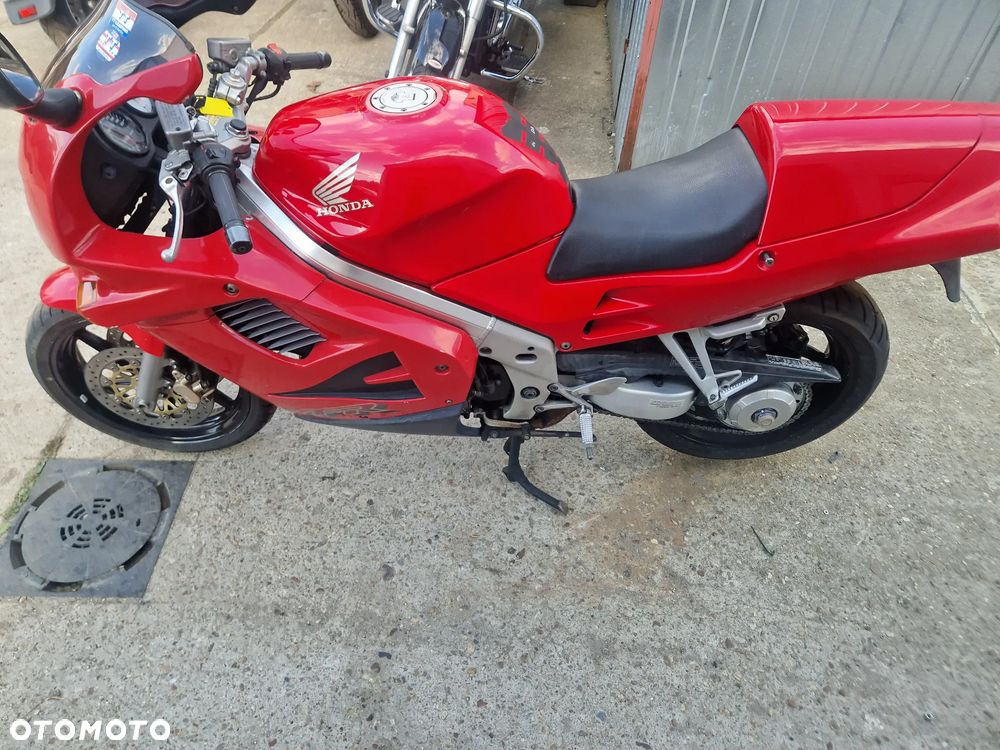 Honda VFR - 6
