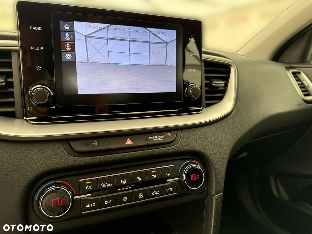 Kia Ceed - 28