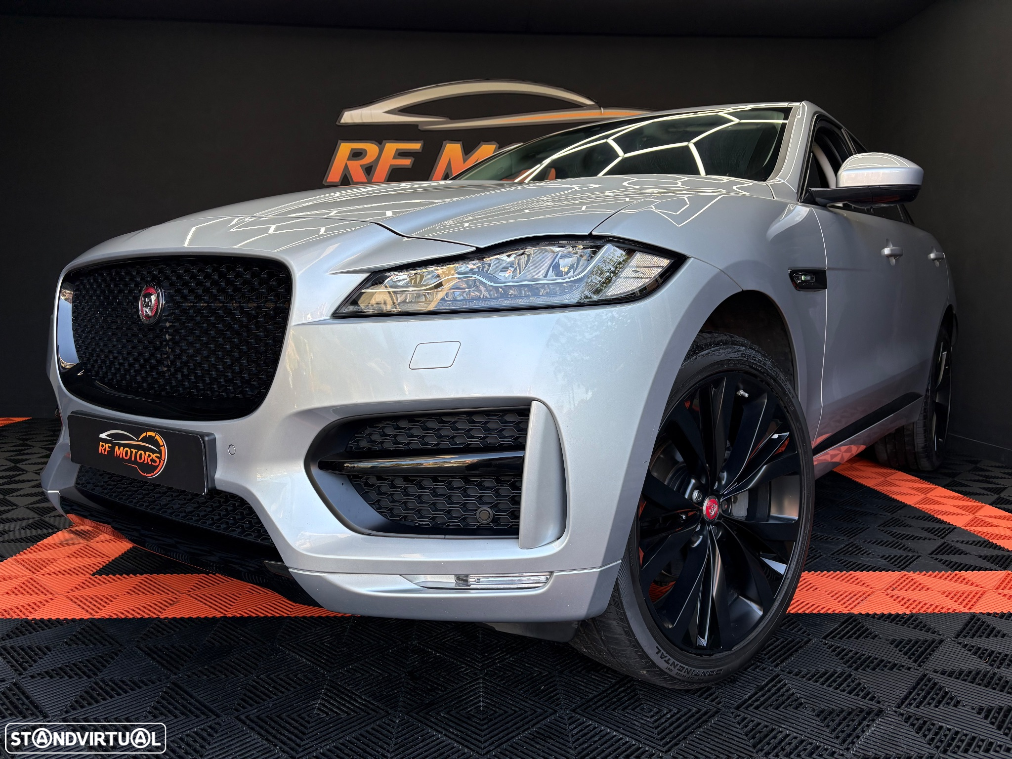 Jaguar F-Pace 20d Aut. R-Sport - 17