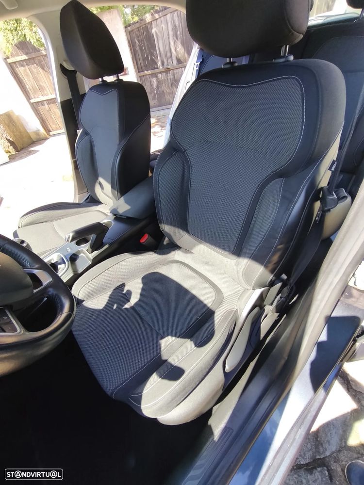 Renault Mégane 1.5 dCi Zen - 11