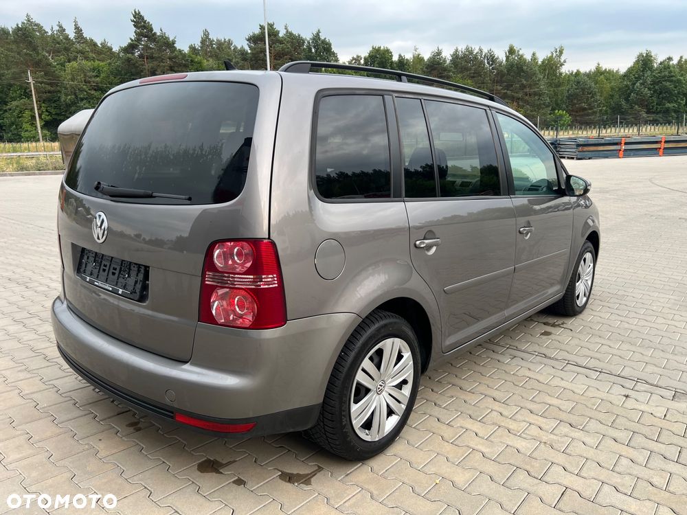 Volkswagen Touran 2.0 TDI DSG United - 4