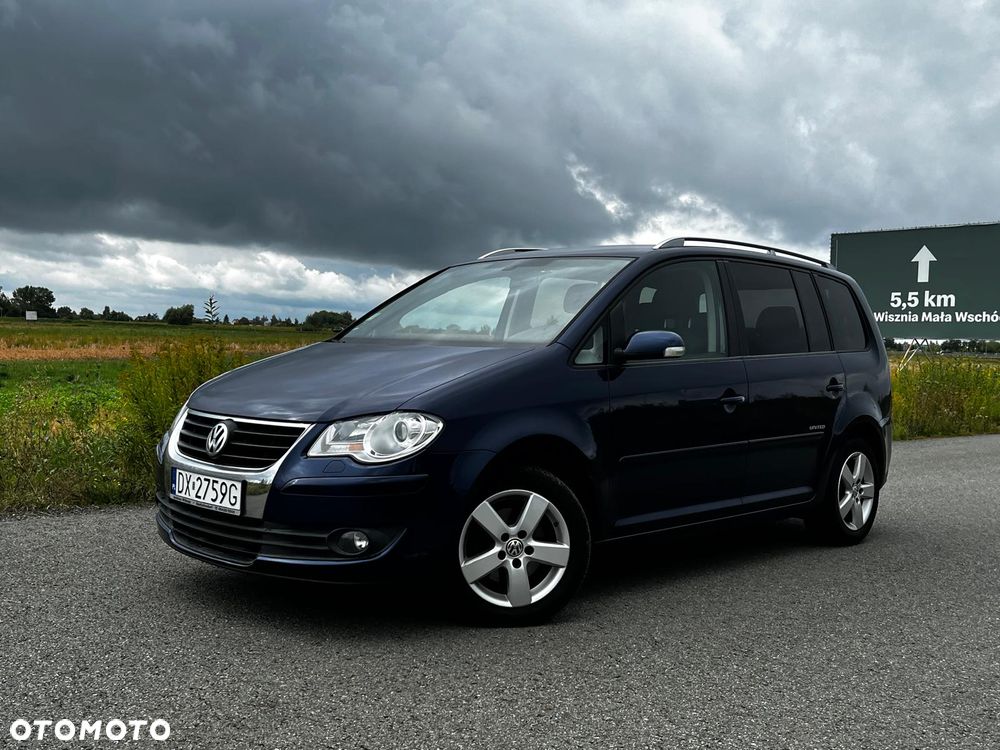 Volkswagen Touran - 1