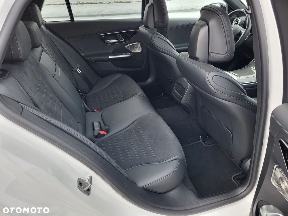 Mercedes-Benz Klasa C 220 d 4Matic 9G-TRONIC AMG Line - 21