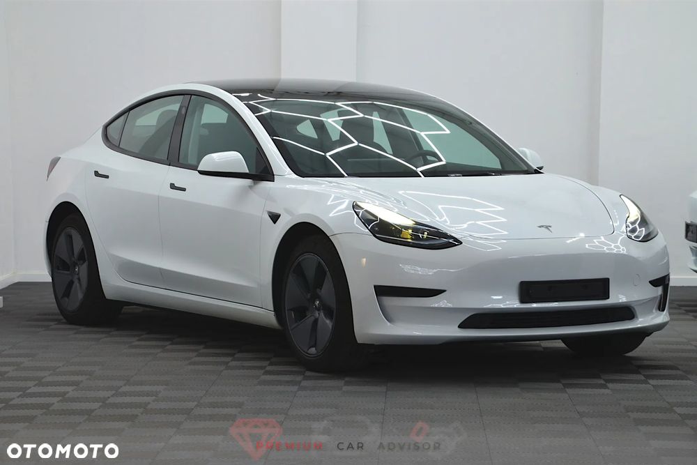 Tesla Model 3 - 2