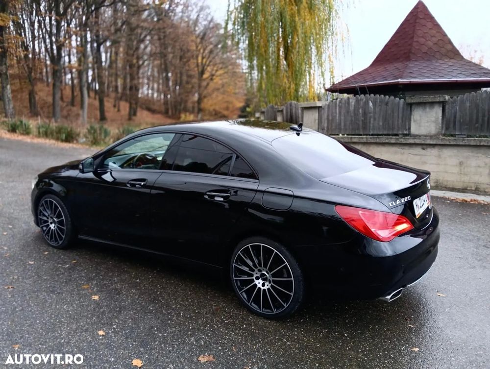 Mercedes-Benz CLA Shooting Brake 220 d 7G-DCT AMG Line - 16