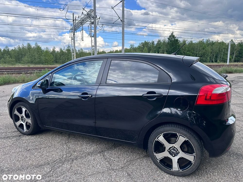 Kia Rio - 16