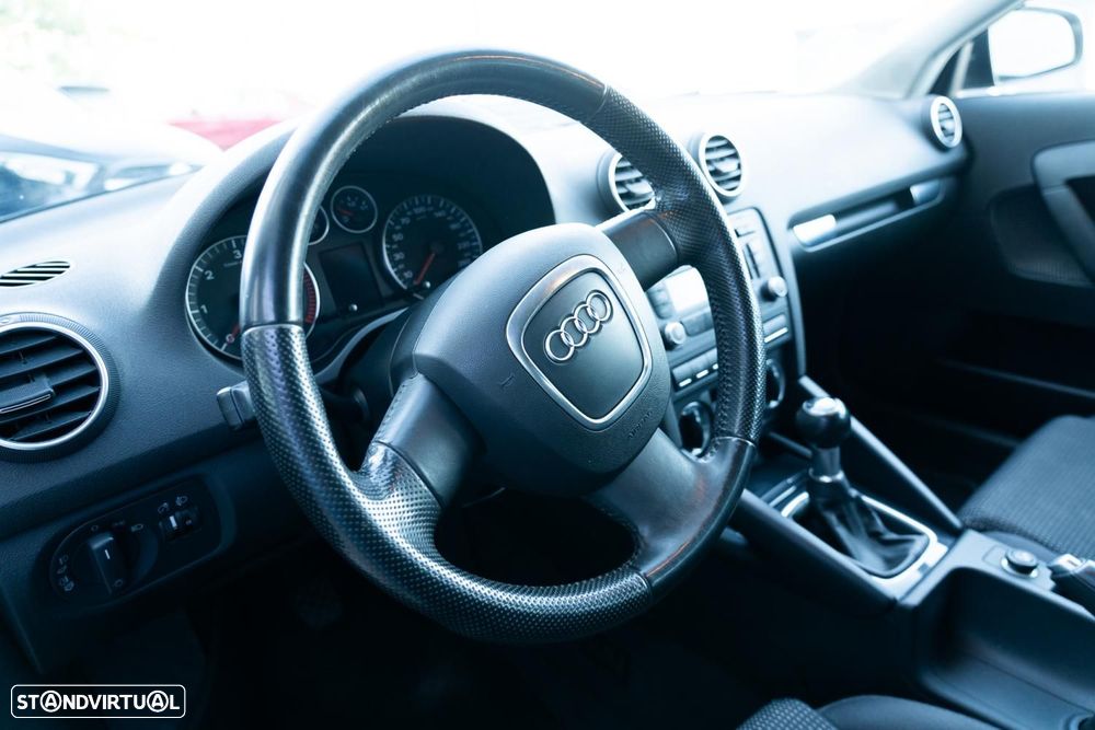 Audi A3 Sportback 2.0 TDi Ambiente - 6