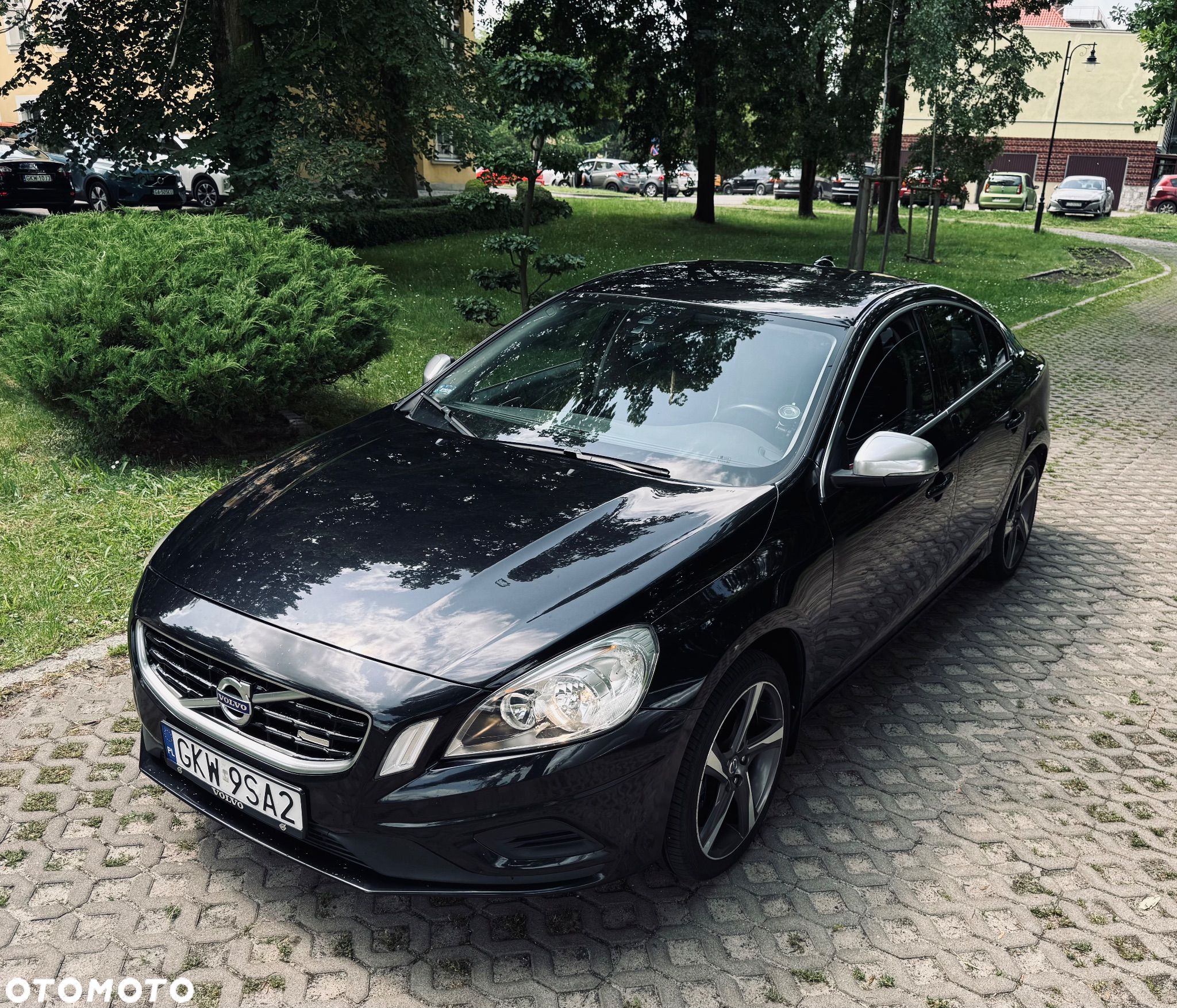 Volvo S60 D2 R-Design - 1
