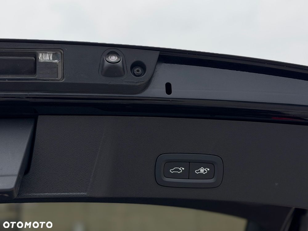 Volvo XC 40 T2 Plus Dark - 9