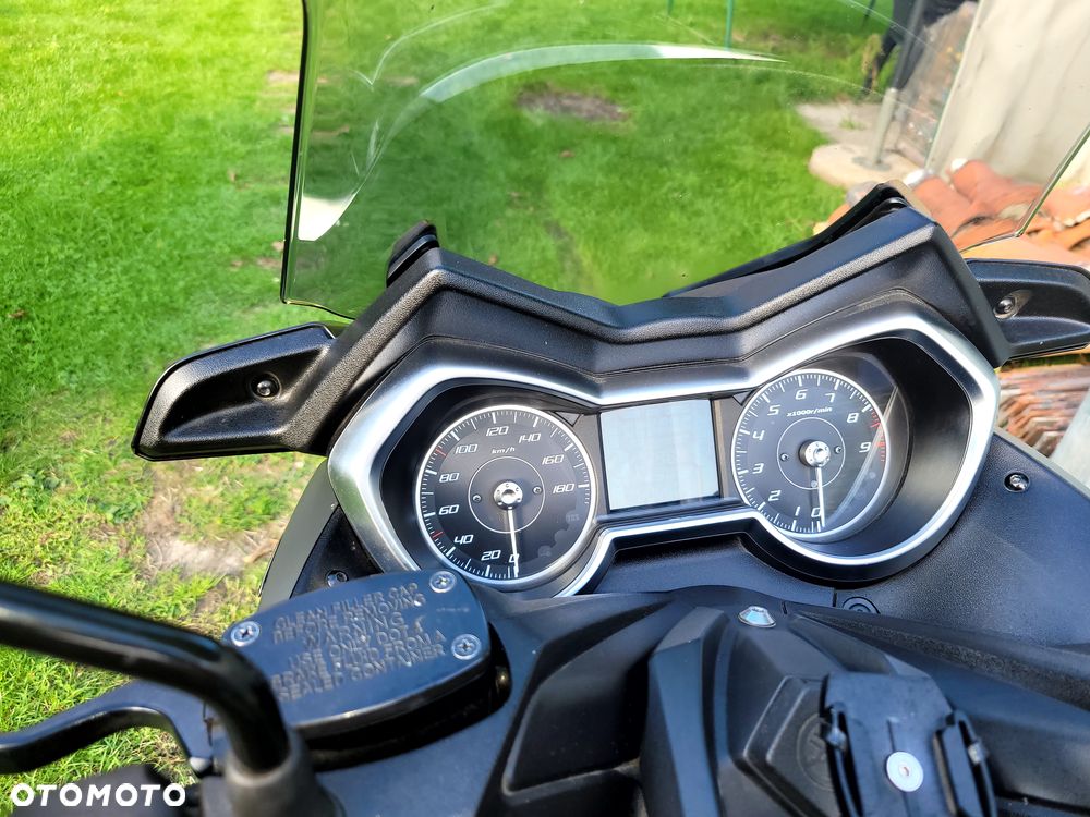 Yamaha X-max - 7
