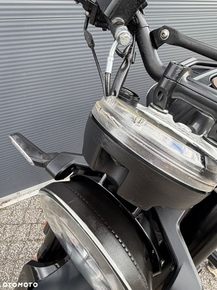 Husqvarna Svartpilen - 18