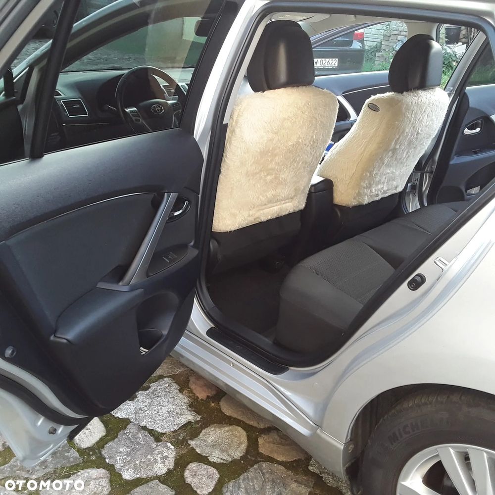 Toyota Avensis 2.0 D-4D Executive - 22