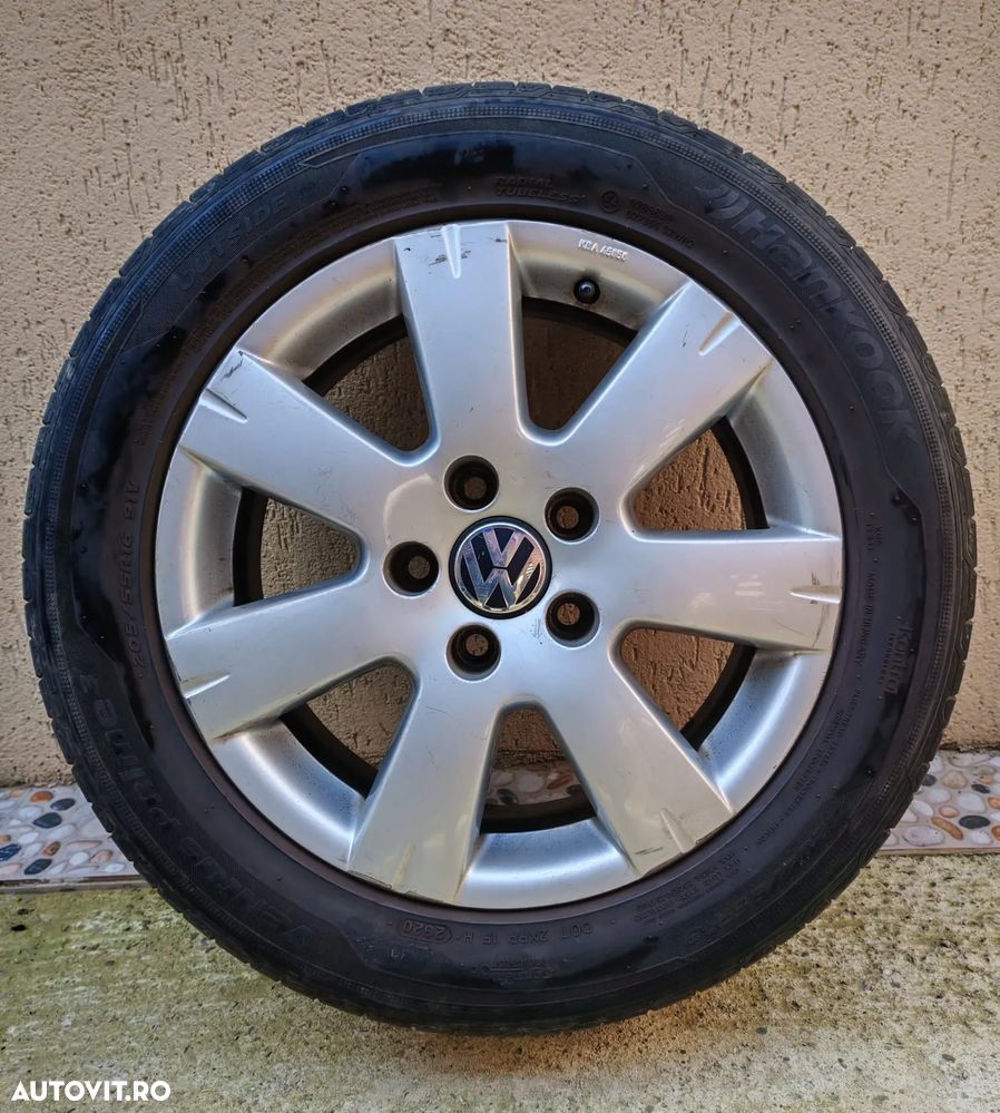 Volkswagen Passat 1.6 FSI Comfortline - 5