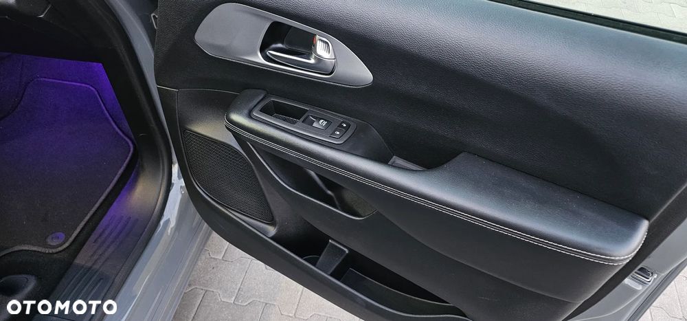 Chrysler Pacifica - 13