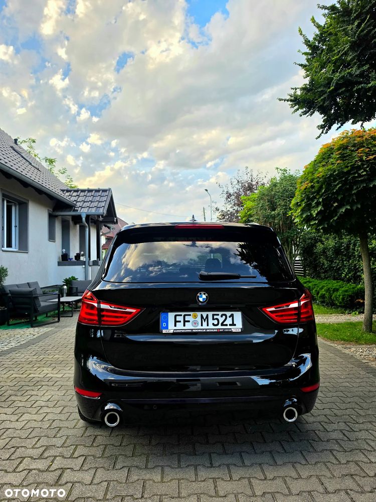 BMW Seria 2 220d - 4