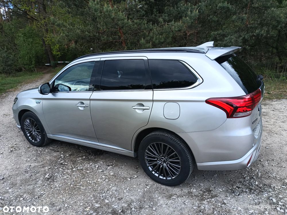 Mitsubishi Outlander - 13