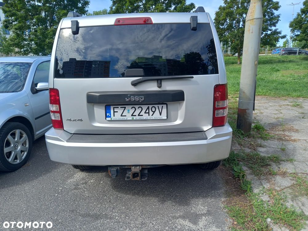 Jeep Liberty - 2