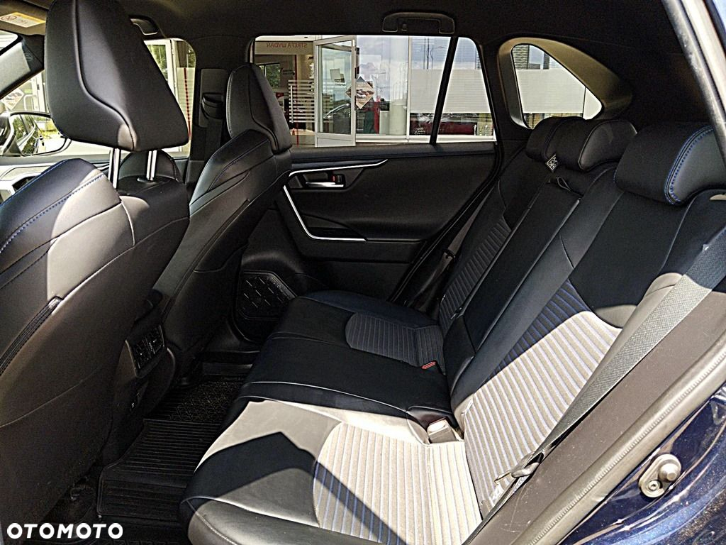 Toyota RAV4 - 11