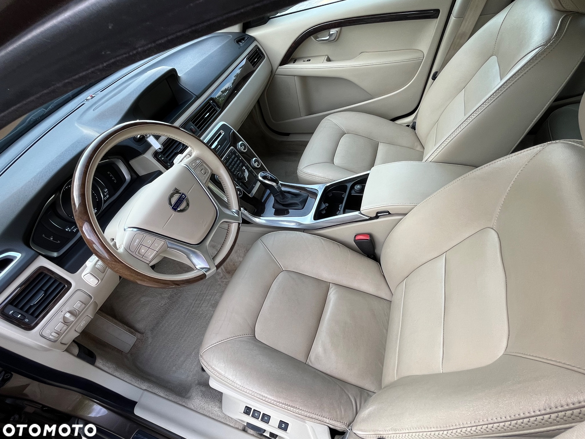 Volvo XC 70 D4 AWD Summum EU6 - 17