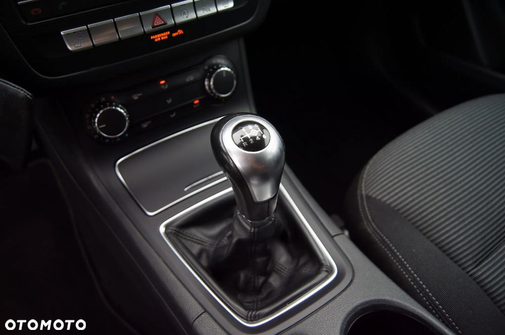 Mercedes-Benz Klasa B 180 Style - 16