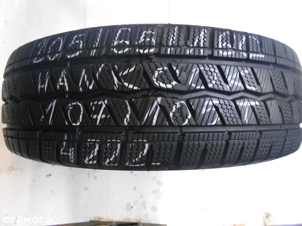 OPONA POJEDYNKA 205/65R16C HANKOOK WINTER ICEPT LV DOT 4222 9.2MM - 1