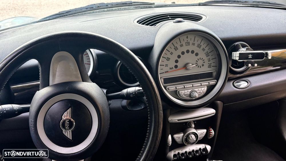 MINI 3 Portas Cooper D - 6
