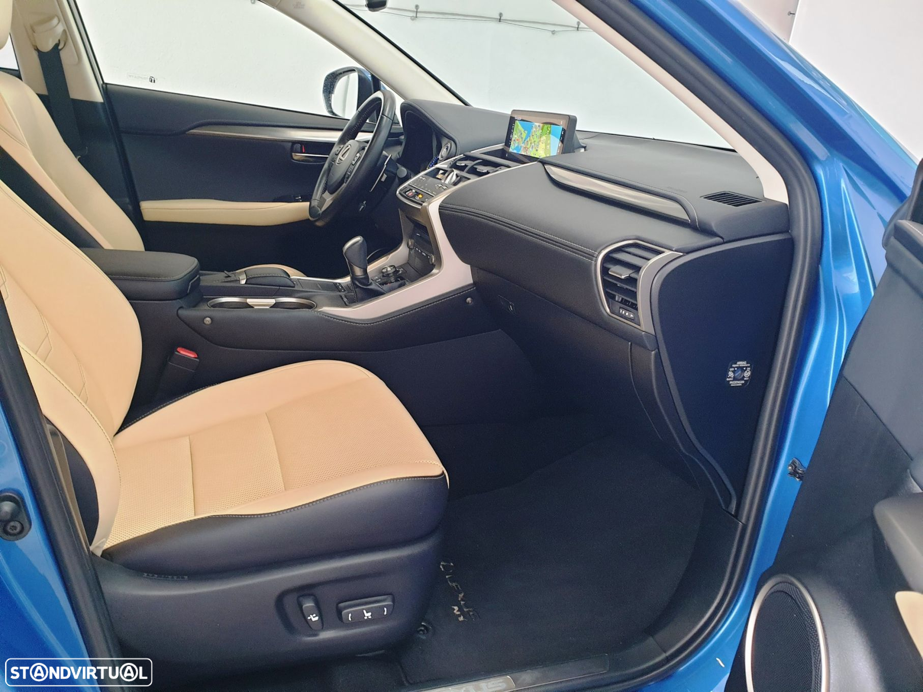 Lexus NX 300h Executive+ - 30
