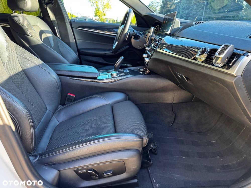 BMW Seria 5 518d Sport Line - 11