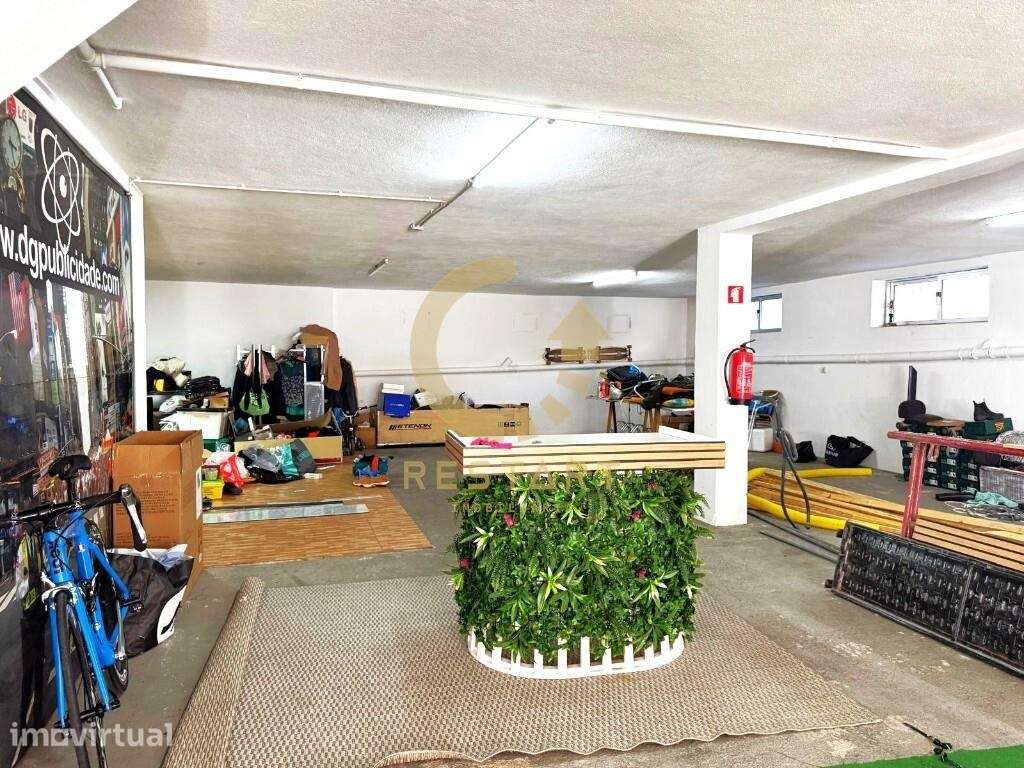 Garagem / Estacionamento Fechado com 190 m2 em Ermesinde - Grande imagem: 5/25