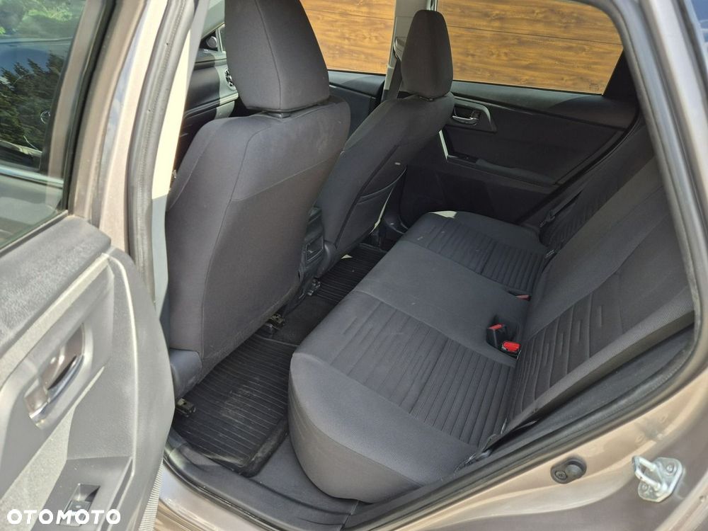 Toyota Auris - 13