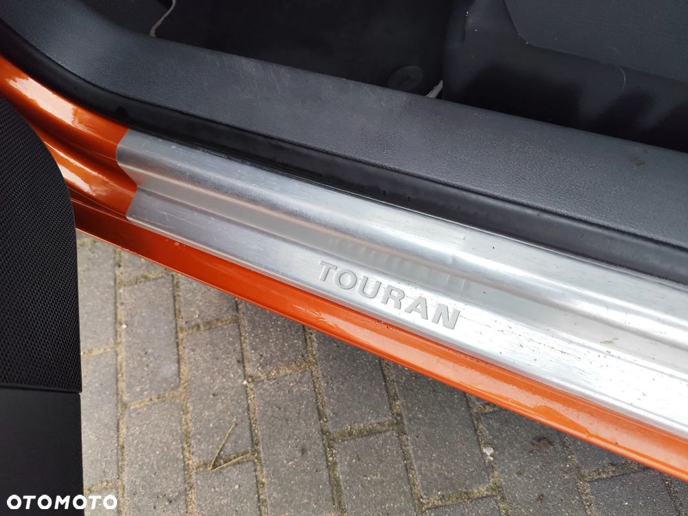 Volkswagen Touran 2.0 TDI Trendline DSG - 17