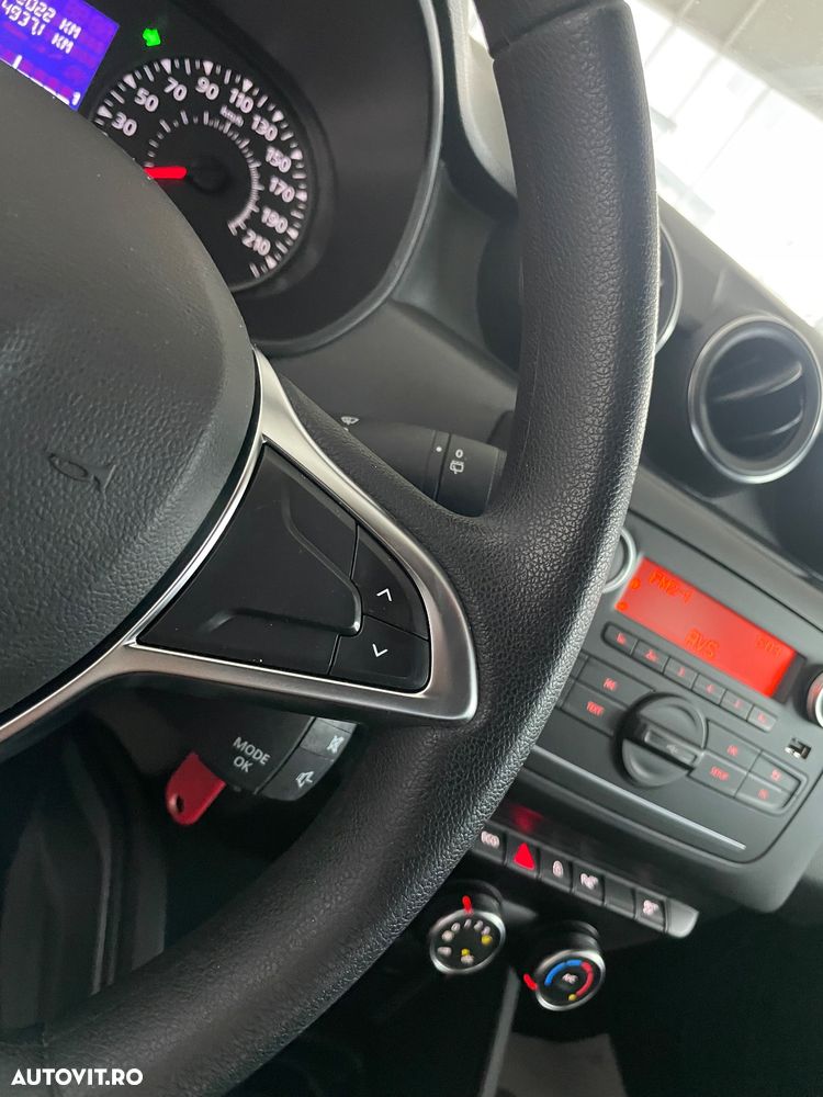 Dacia Duster 1.6 SCe 4WD Comfort - 12