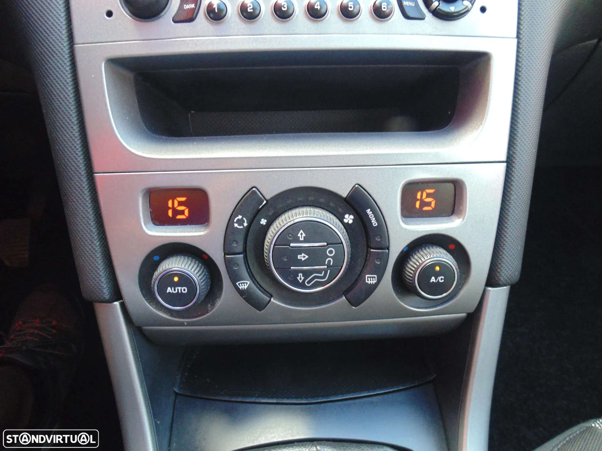 Peugeot 308 1.6 HDi Executive - 23