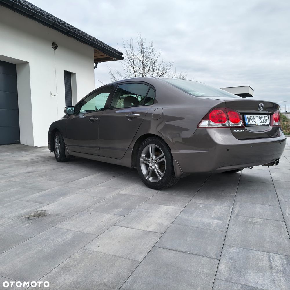 Honda Civic 1.8 Executive - 5
