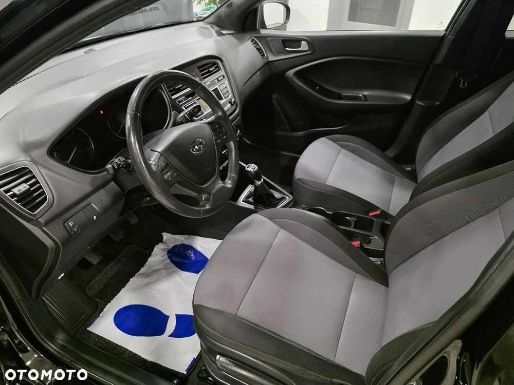 Hyundai i20 1.2 Passion - 11
