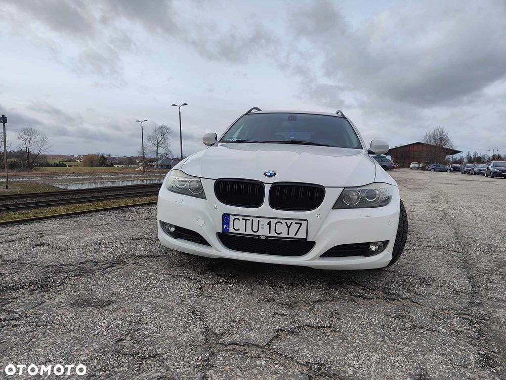 BMW Seria 3 320i - 13