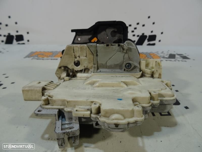 Fecho Da Porta Frente Direita Audi A3 (8P1)  4F2837016 / 4F2 837 016 - 5