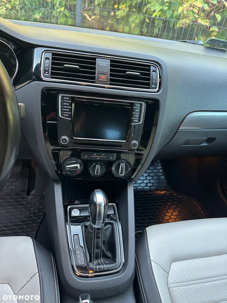 Volkswagen Jetta 1.8T SE - 10