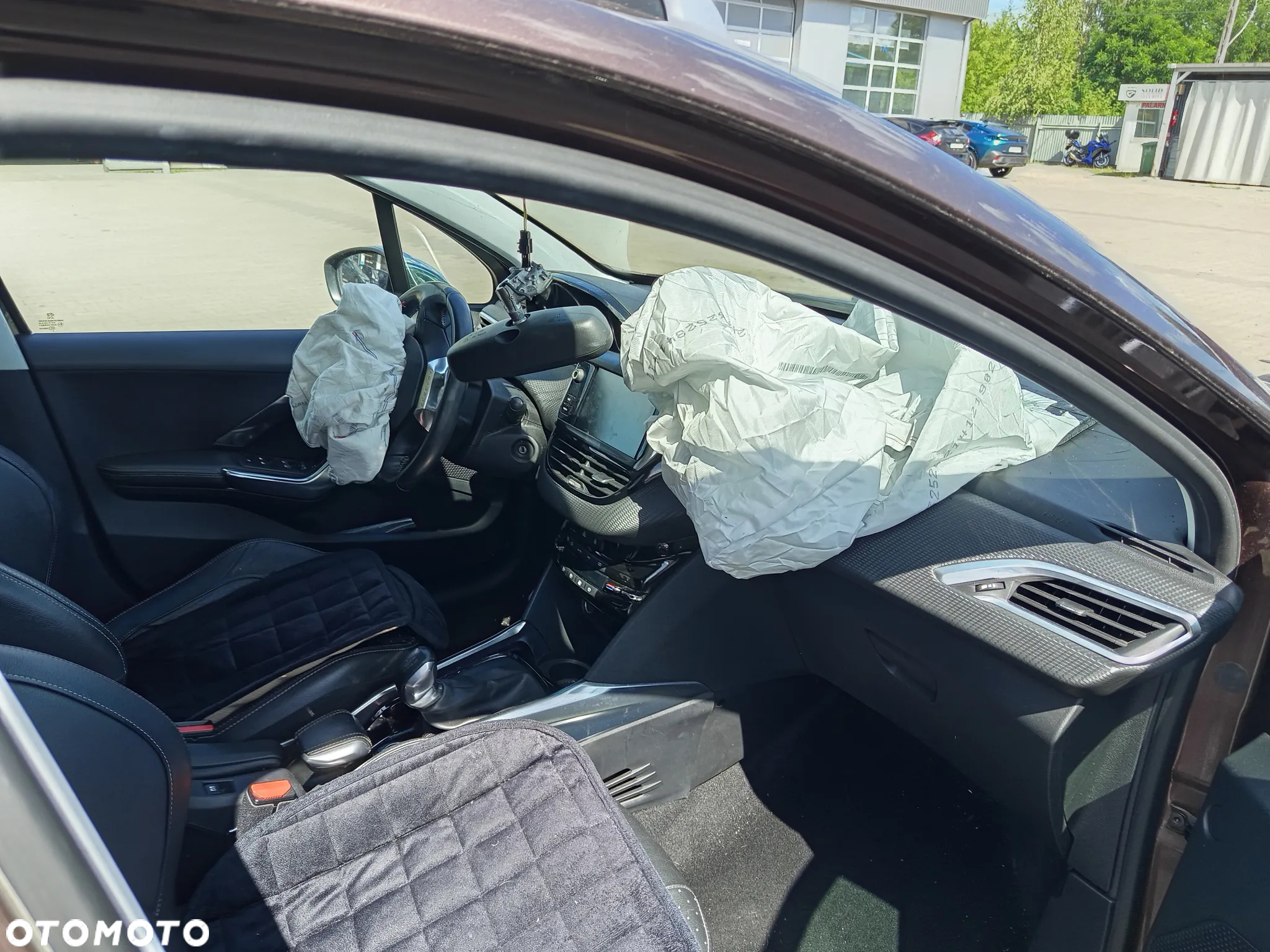 Peugeot 2008 1.6 e-HDi Allure S&S - 6