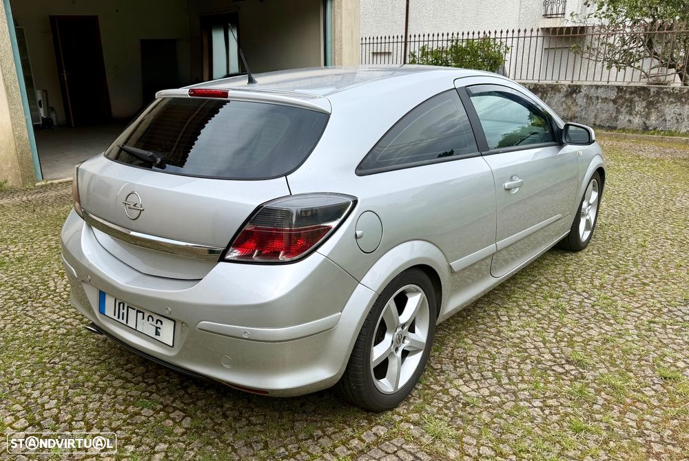 Opel Astra GTC 1.9 CDTI - 3