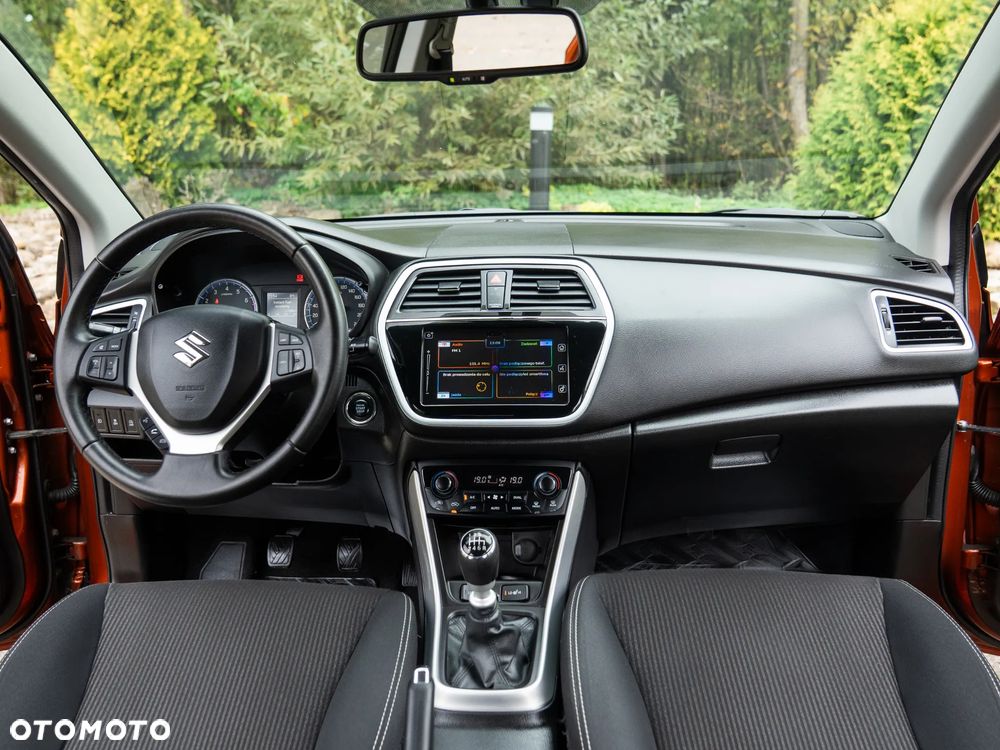 Suzuki SX4 S-Cross 1.4 T Premium - 33