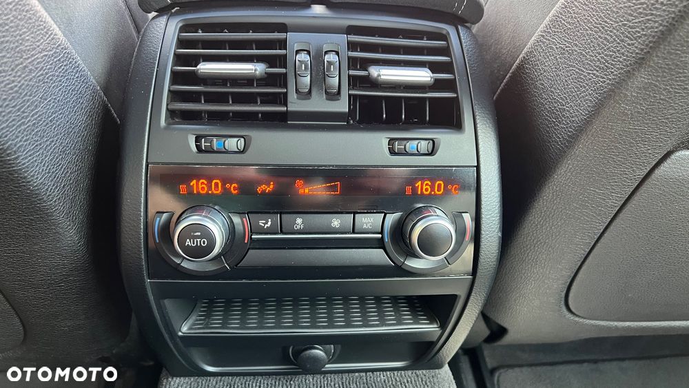 BMW Seria 5 520d xDrive - 22